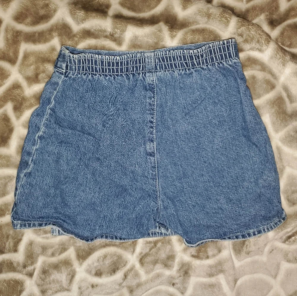 5 for $25 | Vintage OshKosh B'gosh Medium Wash Denim Skort
